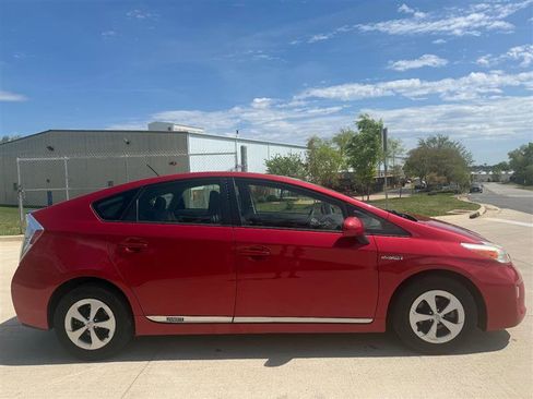 Used 2015 Toyota Prius Two image 9