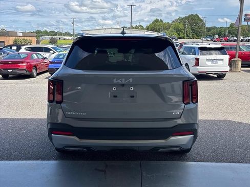 Used 2024 Kia Sorento S w/ Panoramic Sunroof Package AWD/4WD image 25