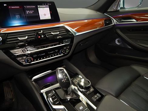 Used 2019 BMW 540i xDrive w/ Dynamic Handling Package image 20