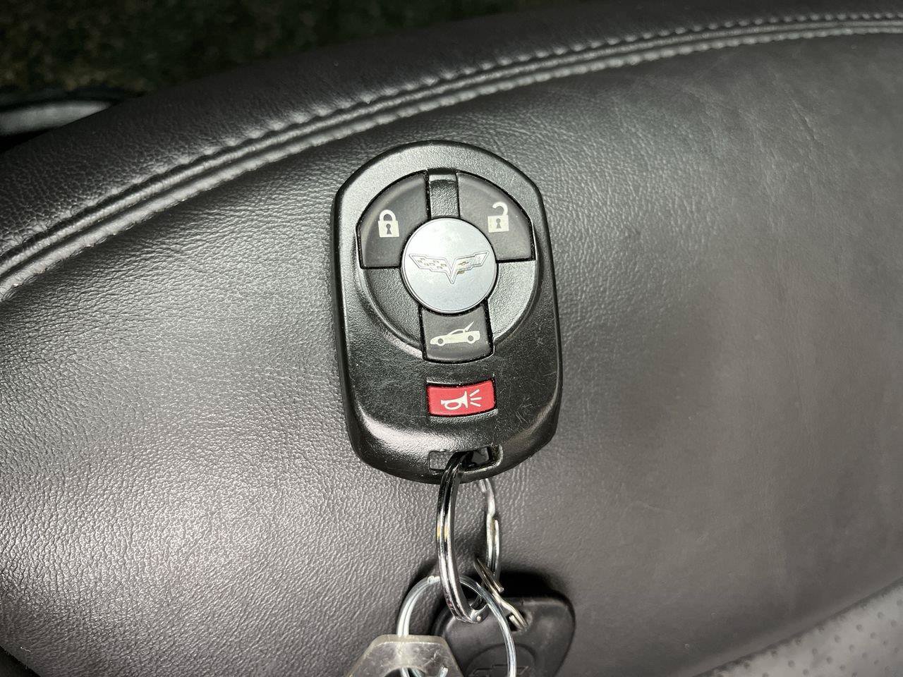 Used 2007 Chevrolet Corvette Coupe w/ Performance Package RWD image 19