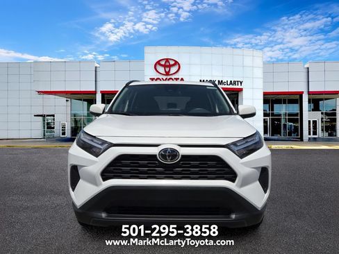 Used 2025 Toyota RAV4 XLE AWD/4WD image 8