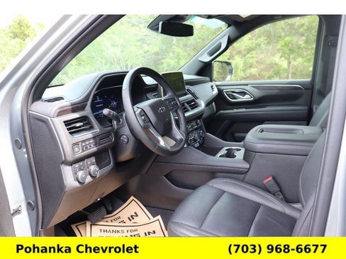 Certified 2024 Chevrolet Suburban Z71 w/ Luxury Package AWD/4WD image 18