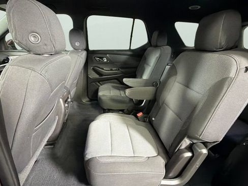 Used 2022 Chevrolet Traverse LT FWD image 26