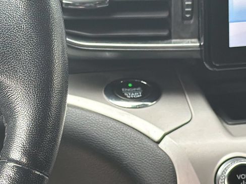 Used 2020 Ford Explorer XLT w/ Equipment Group 202A AWD/4WD image 23