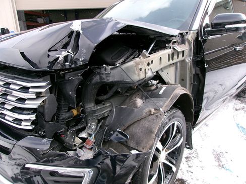 Used 2019 Ford Expedition Max Limited w/ Equipment Group 302A image 4