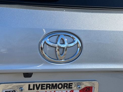 Used 2025 Toyota Highlander LE image 50
