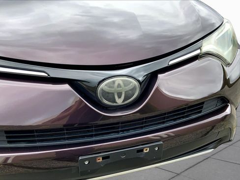 Used 2017 Toyota RAV4 XLE AWD/4WD image 32