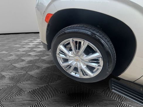 Used 2023 Chevrolet Tahoe High Country w/ Premium Package 2 AWD/4WD image 14