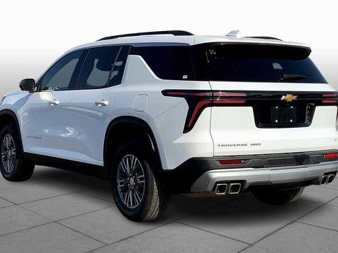 Used 2024 Chevrolet Traverse LT image 12