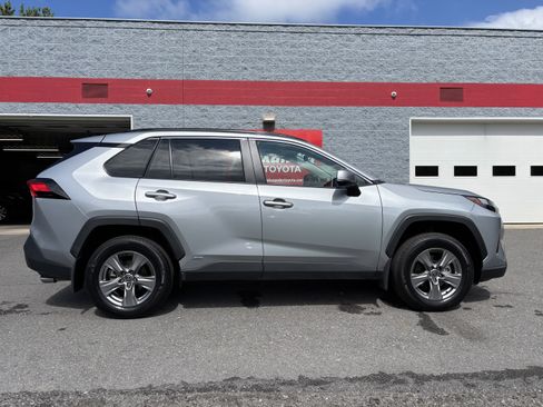 Used 2026 Toyota Highlander XLE AWD/4WD image 2