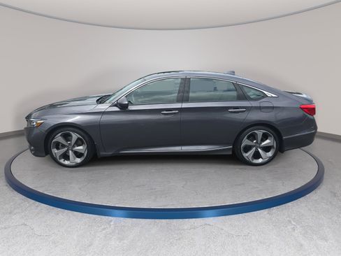 Used 2018 Honda Accord Touring image 8