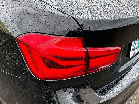 Used 2016 BMW 320i Sedan RWD image 28