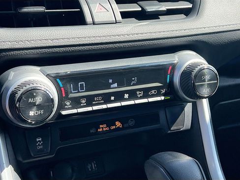 Used 2025 Toyota RAV4 XLE image 15