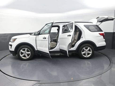 Used 2018 Ford Explorer 4WD w/ Class II Trailer Tow Package image 34