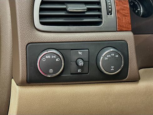 Used 2007 GMC Yukon SLT w/ SLT Preferred Equipment Group AWD/4WD image 17