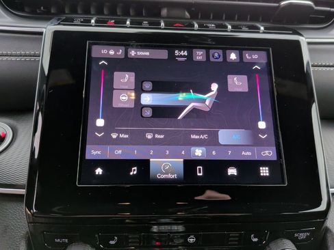 New 2025 Jeep Grand Cherokee Altitude image 25