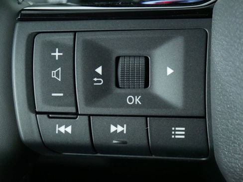 Used 2025 Nissan Rogue Platinum w/ Platinum Premium Package image 20