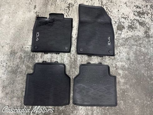 Used 2023 Volkswagen ID.4 Pro image 29