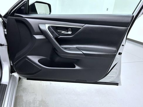 Used 2017 Nissan Altima 2.5 SV FWD image 16