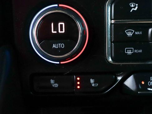 Used 2021 Chevrolet Suburban LT RWD image 44