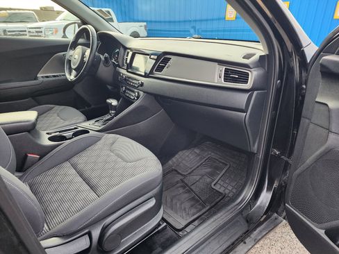 Used 2018 Kia Niro LX image 27