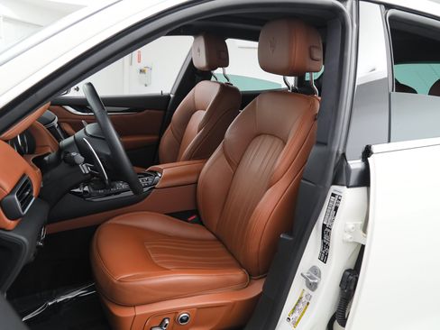 Certified 2023 Maserati Levante Modena AWD/4WD image 16