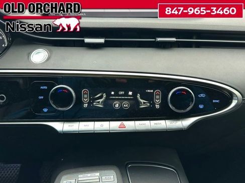 Used 2024 Genesis GV70 2.5T w/ Advanced Package image 20