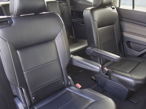 Used 2021 Volkswagen Atlas SE image 35