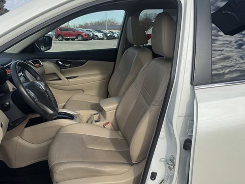 Used 2016 Nissan Rogue SL w/ SL Premium Package image 16