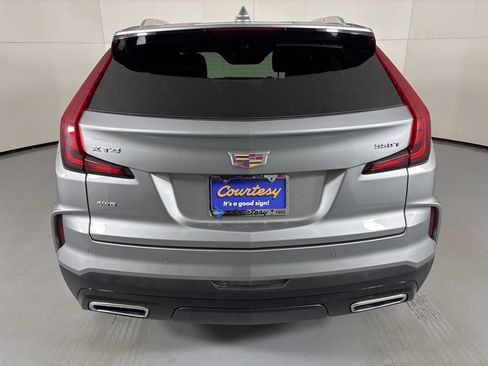 Used 2024 Cadillac XT4 Premium Luxury image 7