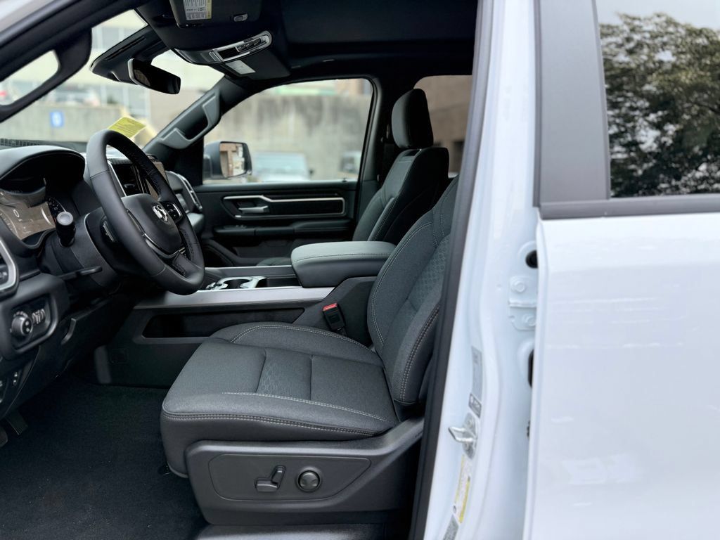 New 2026 RAM 1500 Big Horn AWD/4WD image 15