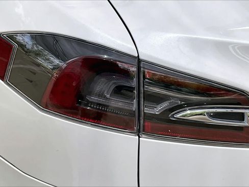 Used 2021 Tesla Model S Long Range Plus AWD/4WD image 27