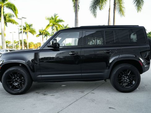 Used 2025 Land Rover Defender 110 S image 5