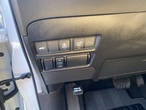 Used 2024 Nissan Armada SL w/ Captain's Chairs Package image 16