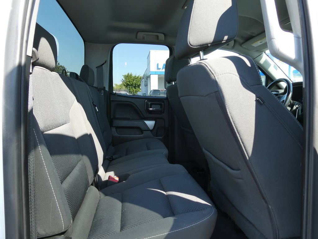 Used 2019 Chevrolet Silverado 1500 LT AWD/4WD image 16