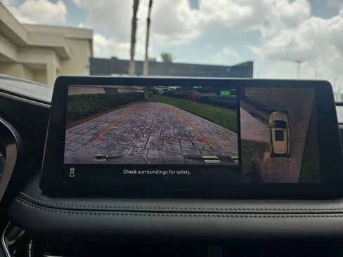 Used 2025 INFINITI QX60 Luxe FWD image 19