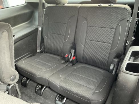 Used 2019 GMC Acadia SLE w/ LPO, Floor Liner Package FWD image 18