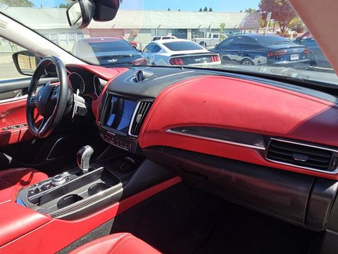 Used 2017 Maserati Levante S image 20