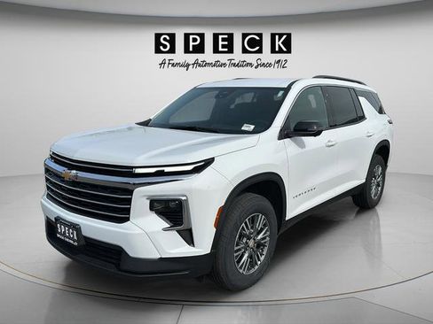 Used 2024 Chevrolet Traverse LT AWD/4WD image 1