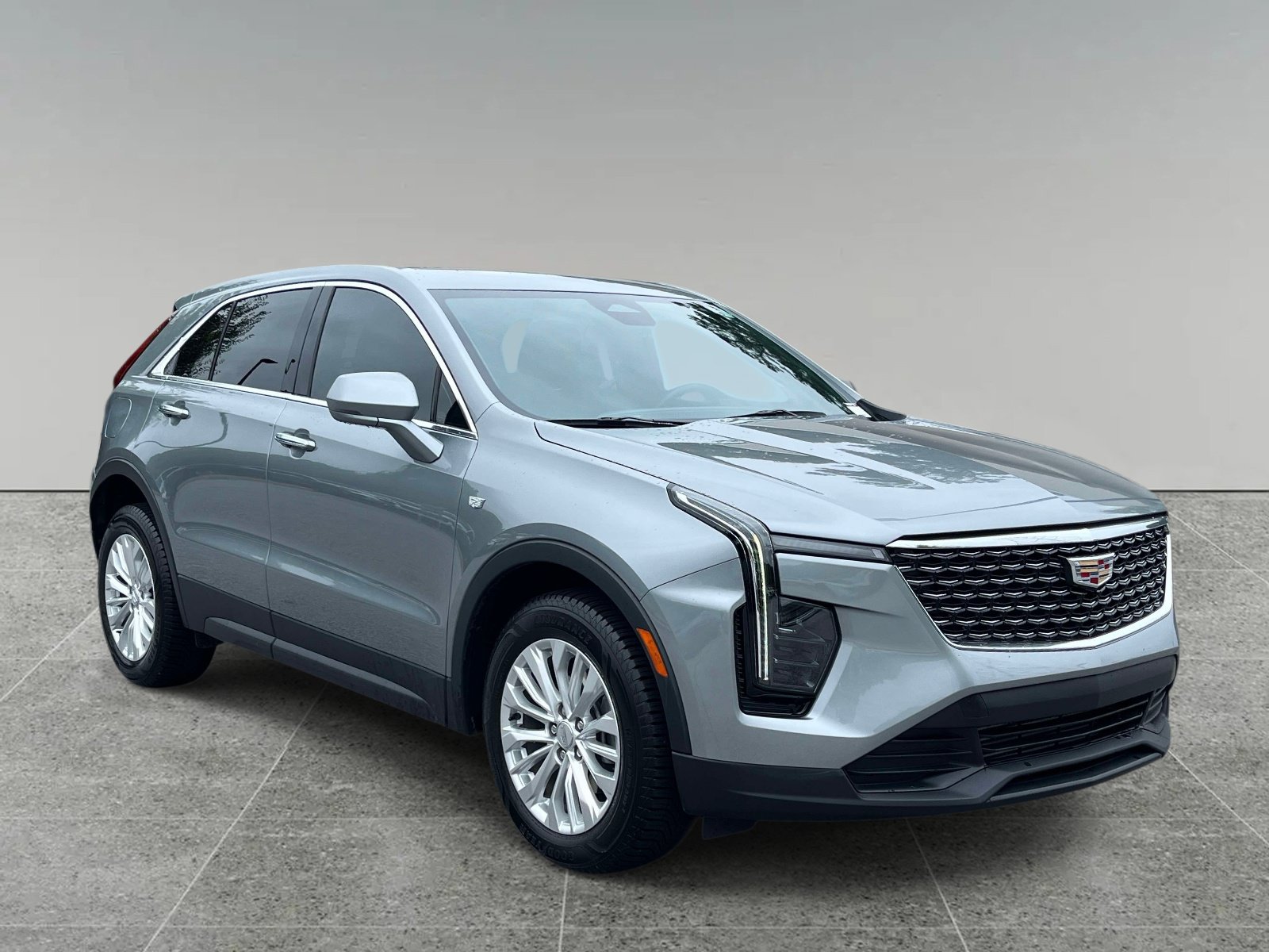 Used 2024 Cadillac XT4 Luxury w/ Trailering Package FWD image 7