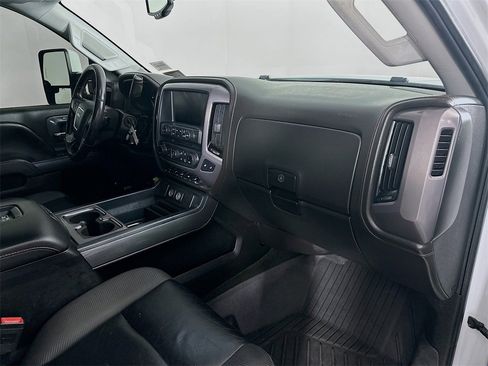 Used 2017 GMC Sierra 2500 SLT w/ All Terrain HD Package image 31