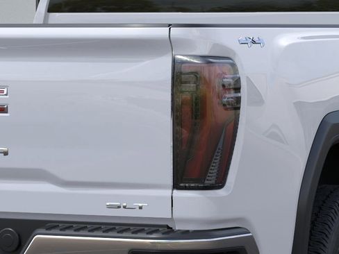 New 2026 GMC Sierra 2500 SLT AWD/4WD image 11