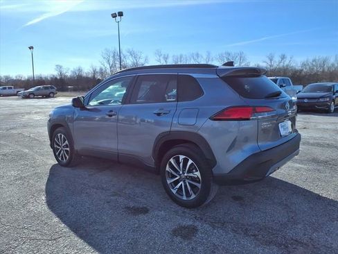 Used 2025 Toyota Corolla Cross XLE image 23