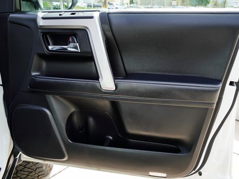 Used 2021 Toyota 4Runner SR5 Premium w/ Moonroof Package AWD/4WD image 27
