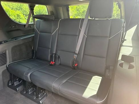 Certified 2025 Cadillac Escalade ESV Premium Luxury RWD image 22