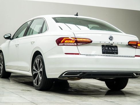 Used 2021 Volkswagen Passat 2.0T SE image 11