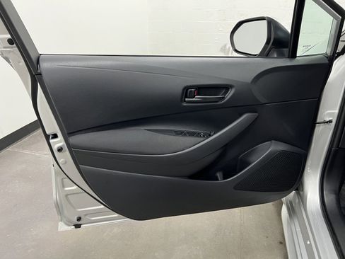 Used 2025 Toyota Corolla LE image 20