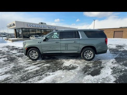 Certified 2023 GMC Yukon XL Denali image 5