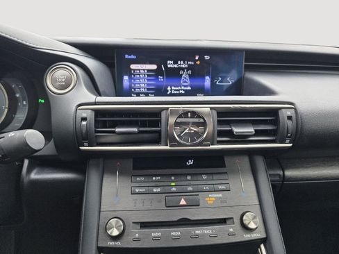Used 2019 Lexus IS 300 300 image 16