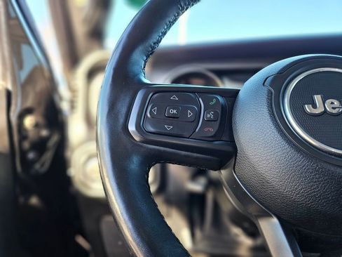 Used 2022 Jeep Gladiator Sport image 23